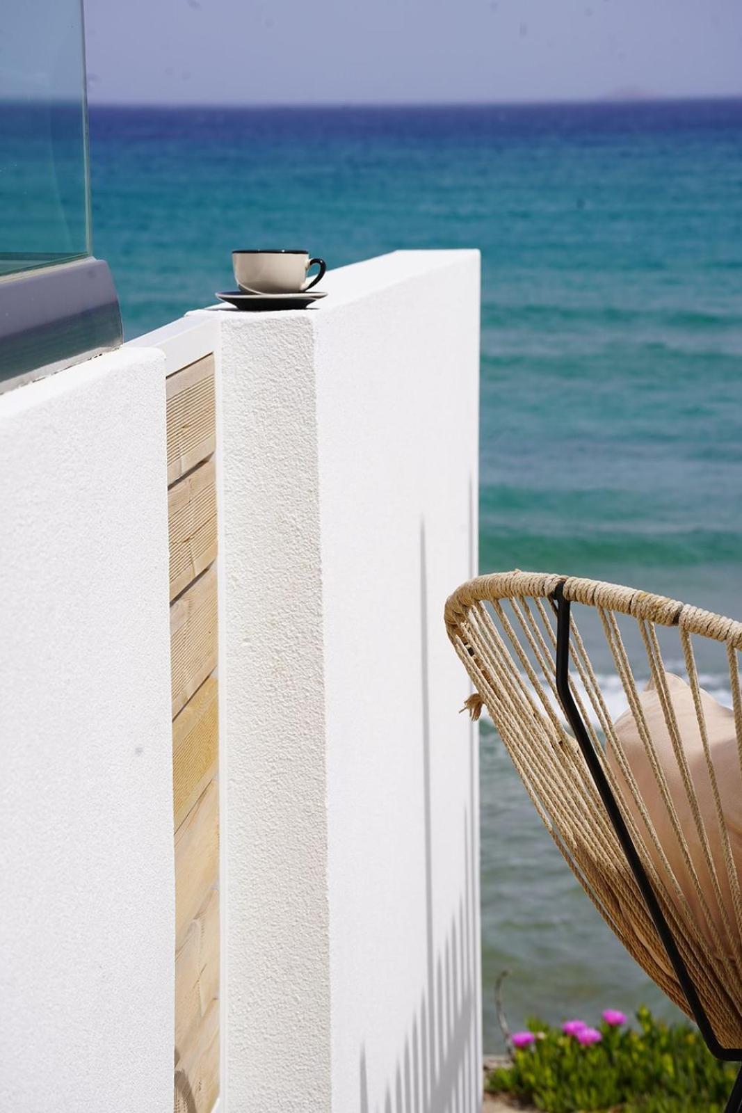 Pebble, An Idyllic Seaside Suite Kokkini Hani ภายนอก รูปภาพ